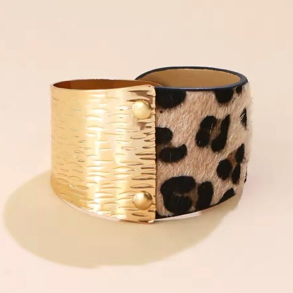 New Statement Leopard Print Bracelet Gold Textured Metal Wide Animal Print - Picture 2 of 8